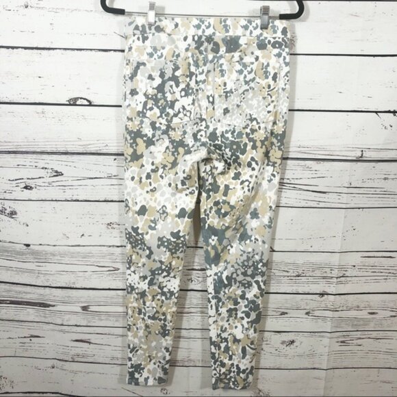 Spanx Jean-ish Ankle Leggings: Abstract Floral I Size Large - Picture 2 of 5